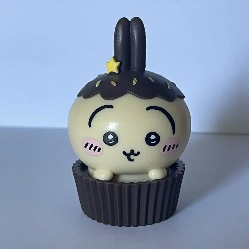 [BUNJANG] Monchichi Monitor Figure Usagi Cheikawa Cupcake / 먼작귀 모니터 피규어 우사기 치이카와 컵케이크