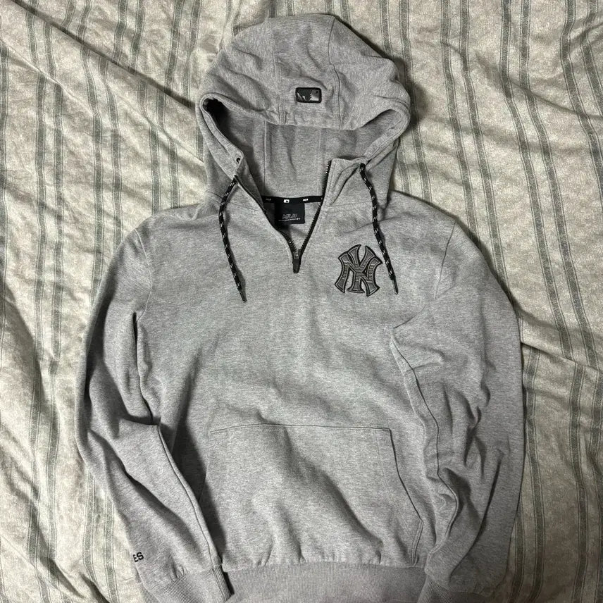 [BUNJANG] New York Yankees Grey Hoodie / 뉴욕양키스 후드티