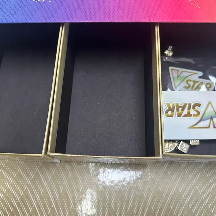 [BUNJANG] Ultra Premium Collection Box (Opened) - Charizard VMAX, VSTAR, V Cards / 포켓몬카드 리자몽 울트라 프리미엄컬렉션 박스 개봉
