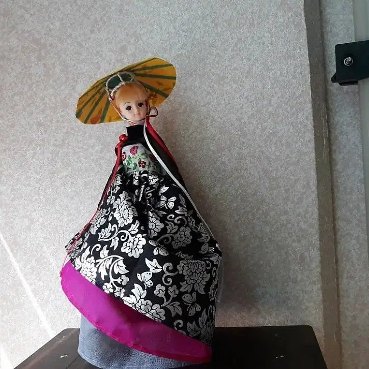 [BUNJANG] Yeonji Doll Mimi Doll Hanbok (Black Skirt, White Jeogori) / 연지인형 미미인형용 한복 판매