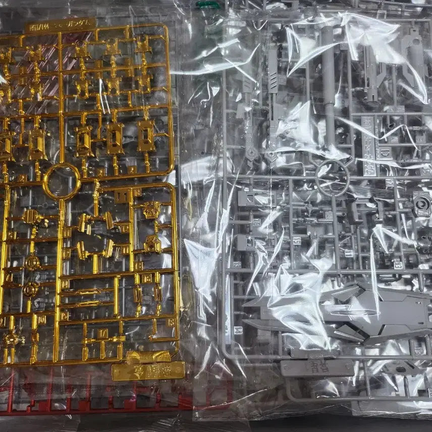 [BUNJANG] RG Nu Gundam Titanium Finish Custom Coated Model Kit / rg 뉴 건담 티타늄 피니쉬 사제 코팅