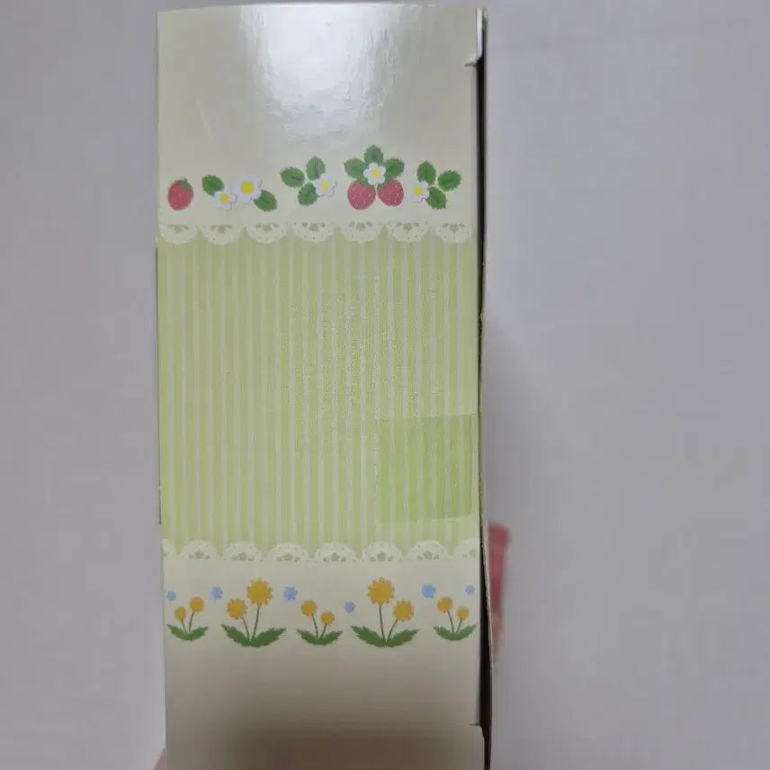 [BUNJANG] Sylvanian Families Nakayoshi Strawberry Embroidery Pair / 실바니안 나카요시 스트로베리 자수 페어