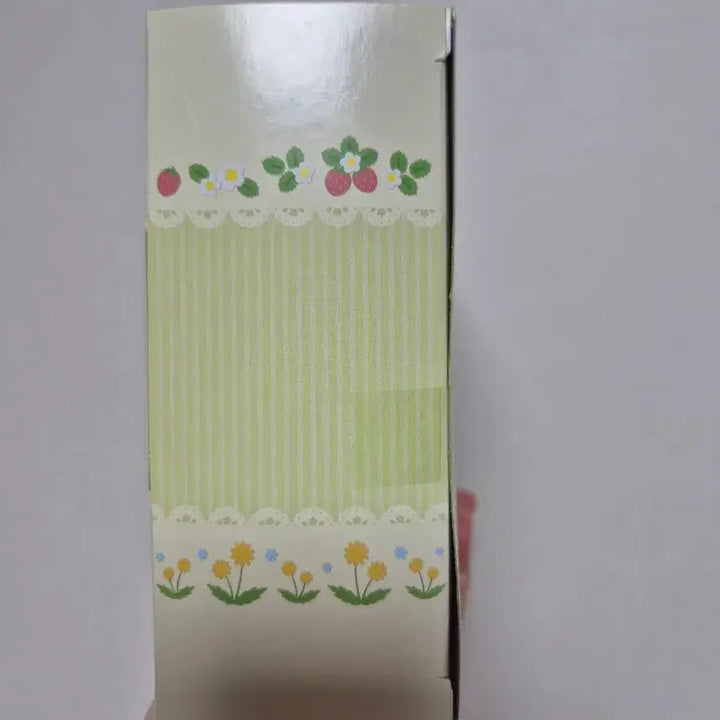 [BUNJANG] Sylvanian Families Nakayoshi Strawberry Embroidery Pair / 실바니안 나카요시 스트로베리 자수 페어