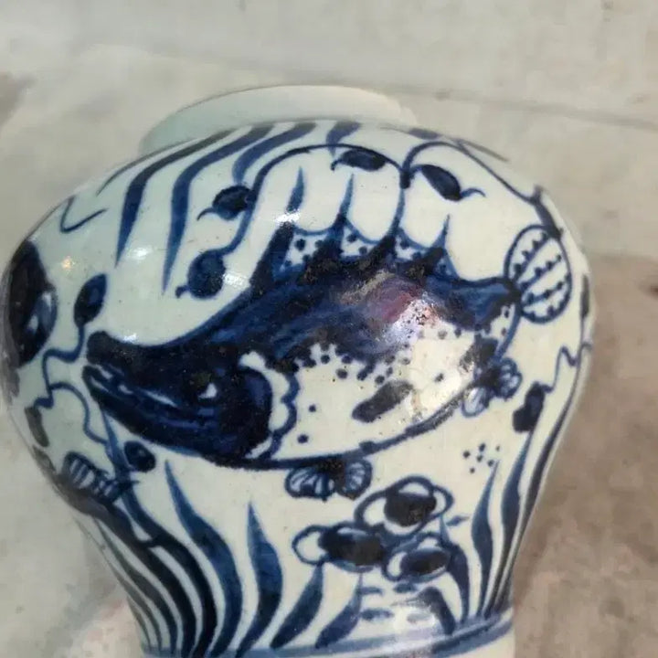[BUNJANG] Joseon Dynasty Blue and White Porcelain Fish Motif Porcelain Jar / 민국시대 청화백자 어문 도자기 호