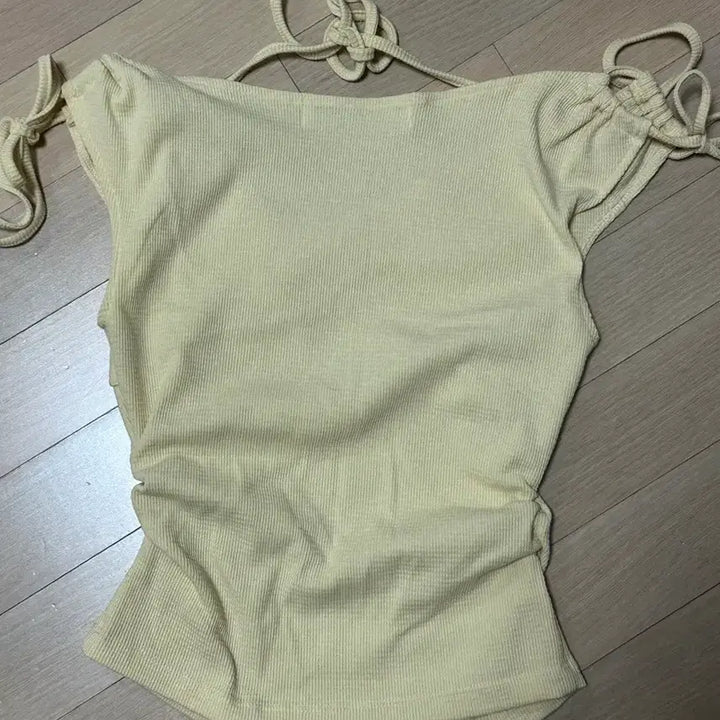 [BUNJANG] LaLaFox String Halterneck T-shirt / 라라폭스 스트링 홀터넥 티셔츠
