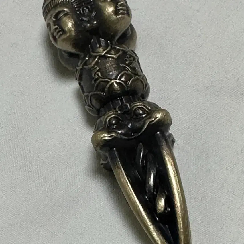 [BUNJANG] Vintage Vajra Pendant Antique Bronze Ornament / 새상품 사존불 금강저 골동품