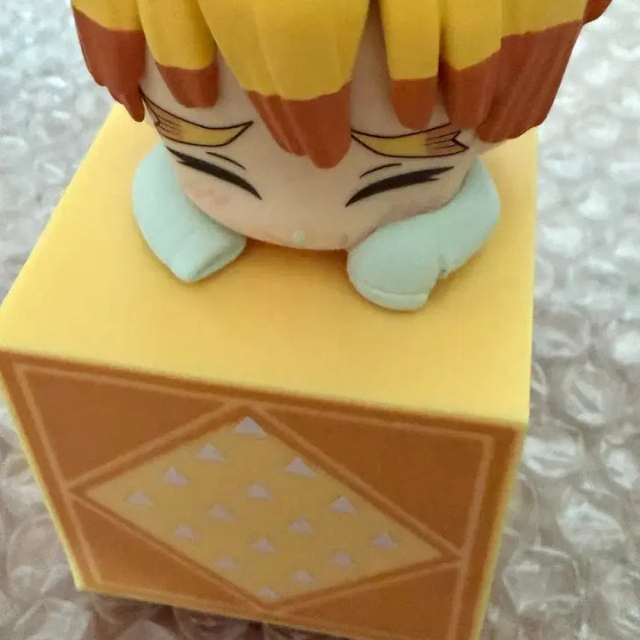 [BUNJANG] Kimetsu no Yaiba Zenitsu Agatsuma Figure / 가격 내림 예정 없음 귀멸의칼날 힛카게 젠이츠 피규어