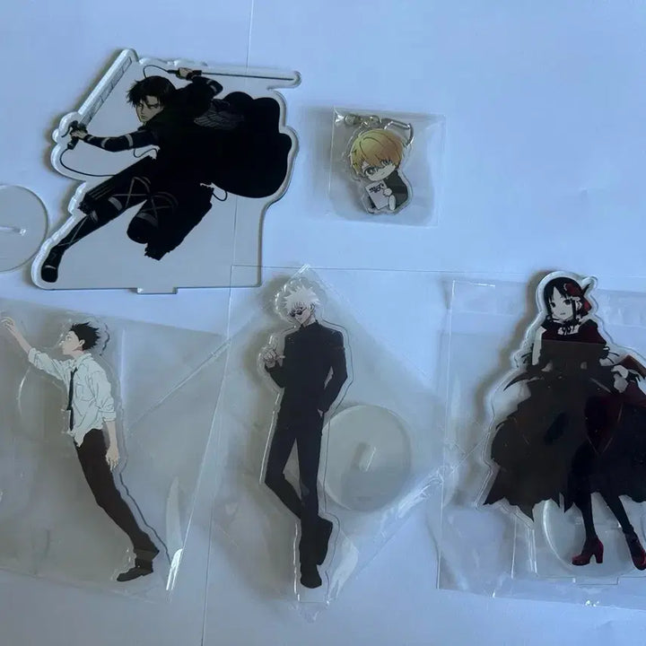 [BUNJANG] Levi, Gojo, Kaguya, A Silent Voice Acrylic Stand &amp; Aqua Keychain (Unofficial) / 비공굿 리바이, 고죠, 카구야, 목소리의 형태 아크릴 스탠드, 아쿠아키링