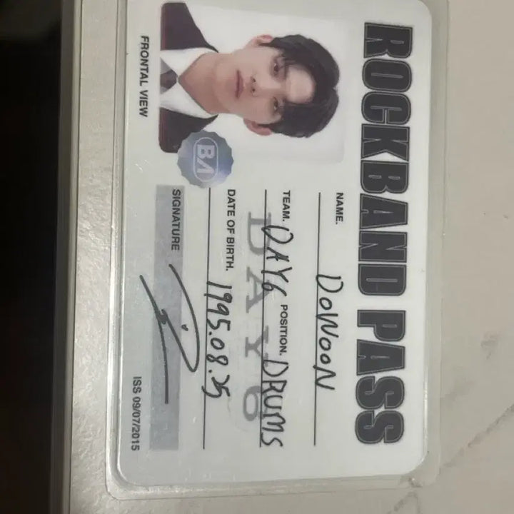 [BUNJANG] DAY6 Yoon Do-woon Band Pass Drummer / 윤도운 많이 싸게드려요