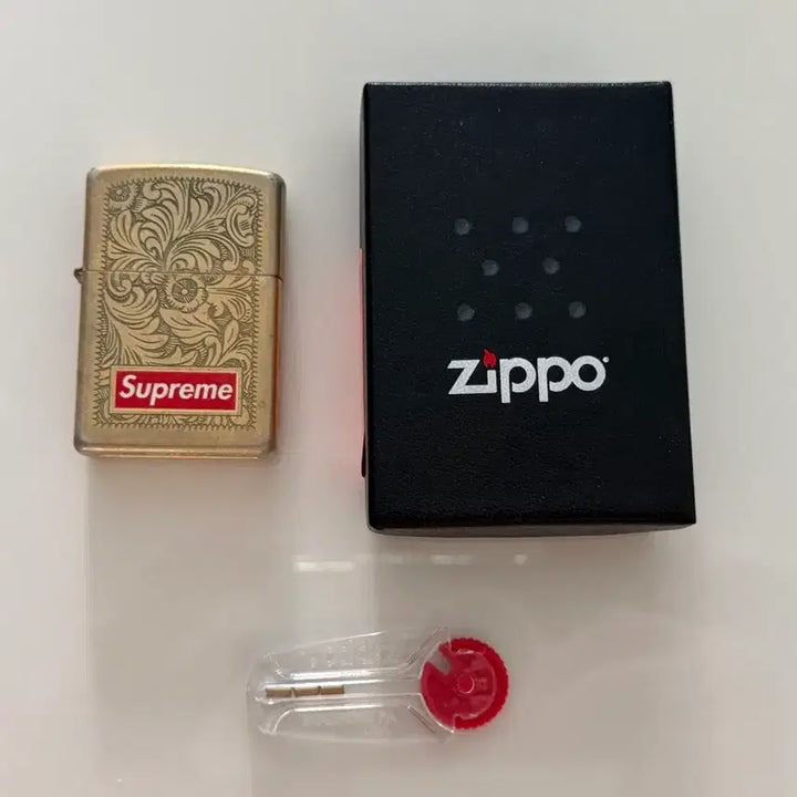 [BUNJANG] Supreme Zippo Lighter / 슈프림 지포(zippo)라이터