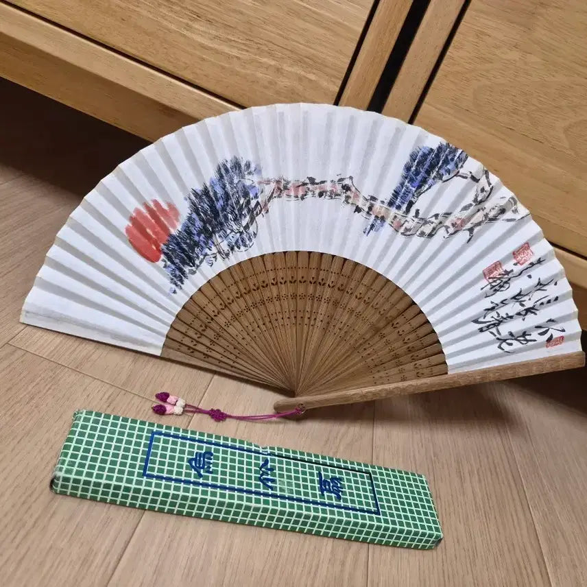 [BUNJANG] Folding Hand Fan with Sun and Pine Tree Illustration / 고급 전통 접이식 부채 (해와 소나무)