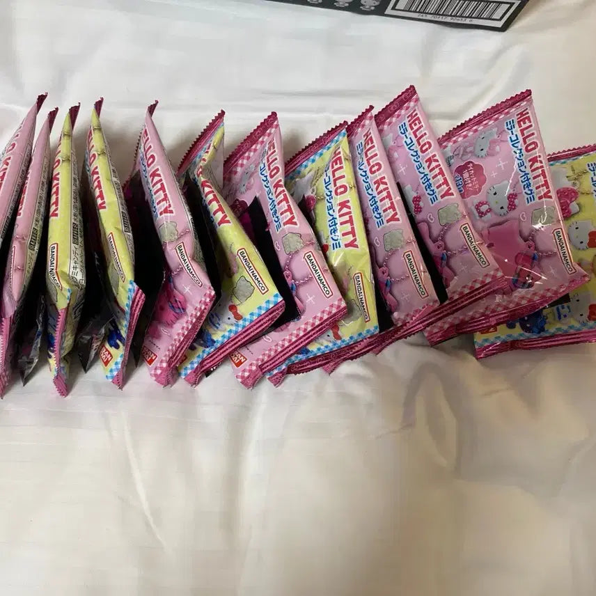 [BUNJANG] Sanrio Hello Kitty Mirror Collection Gum (Full Box) / [풀박스]산리오 키티 미러 컬렉션 구미 판매합니다