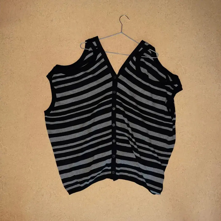[BUNJANG] Y2K Rock Chic Batwing Striped Shoulder Cut-Out Top / y2k 락시크 오네 갸루 가오리핏 스트라이프 어깨 트임 탑