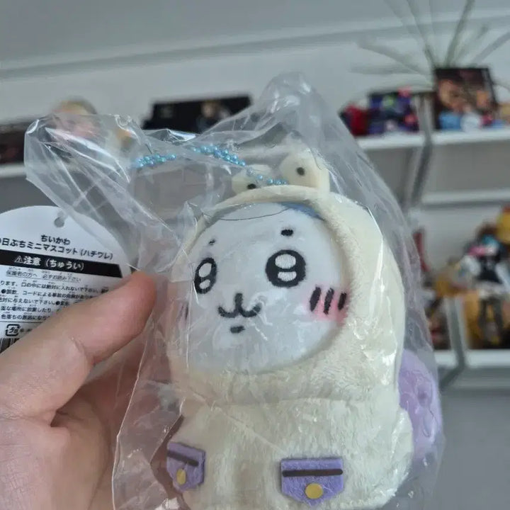 [BUNJANG] Chikawa Hachiwara Raincoat Mascot / 먼작귀 치이카와 우비 하치와레 마스코트 새제품