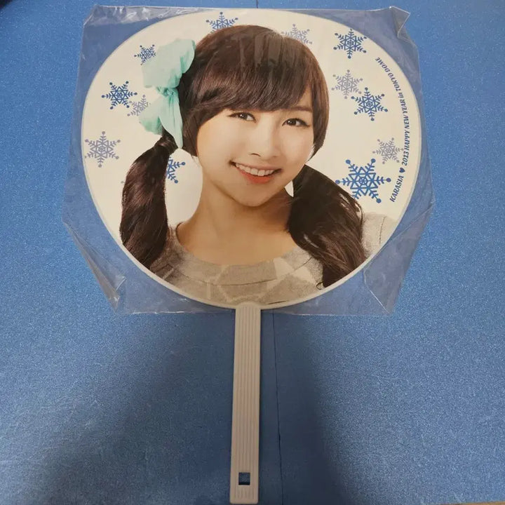 [BUNJANG] Kara Nicole 2013 KaraShia Tokyo Dome Concert Official Fan (Uchiwa) - Sealed / (미개봉) 카라 니콜 2013 카라시아 도쿄돔 콘서트 공식 부채 우치와