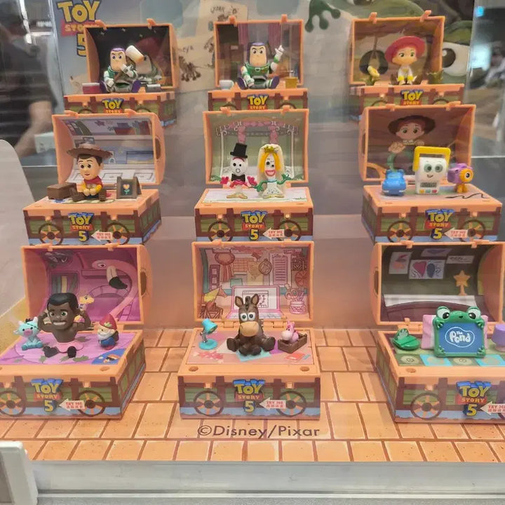 [BUNJANG] Pop Mart Toy Story Combat Carl Figure / 판매/교환 토이스토리 팝마트 콤뱃 칼