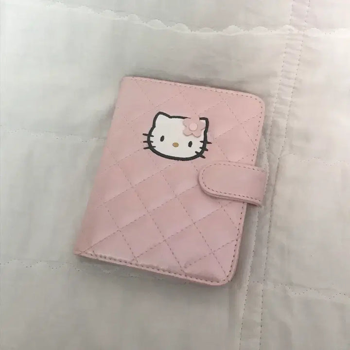 [BUNJANG] 1997 Vintage Hello Kitty Quilting Business Card Binder / 97년도 고전 키티 퀄팅 명함 바인더 키티퀄트