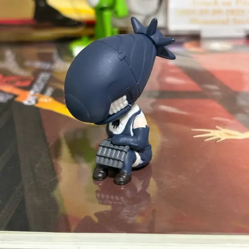 [BUNJANG] Chainsaw Man - Reze "Shoulder Bump" Gacha Figure / 체인소맨 레제 밤 어깨쿵 꾸벅 가챠 피규어 판매합니다
