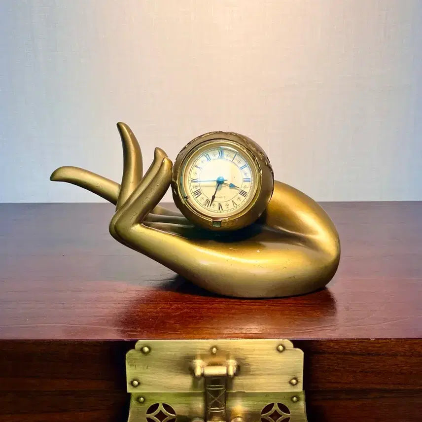 [BUNJANG] Dongbronze Buddha Hand Desk Clock Ornament / 동브론즈 부처님 손 모양 탁상시계 장식품