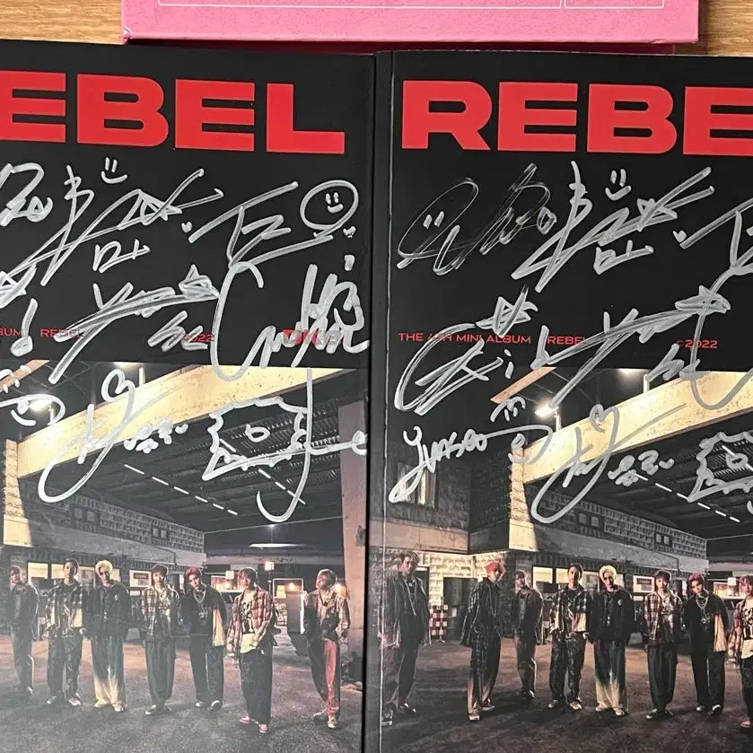 [BUNJANG] DarkB 4th Mini Album REBEL Signed Album / 다크비 싸인 앨범