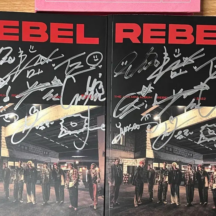 [BUNJANG] DarkB 4th Mini Album REBEL Signed Album / 다크비 싸인 앨범