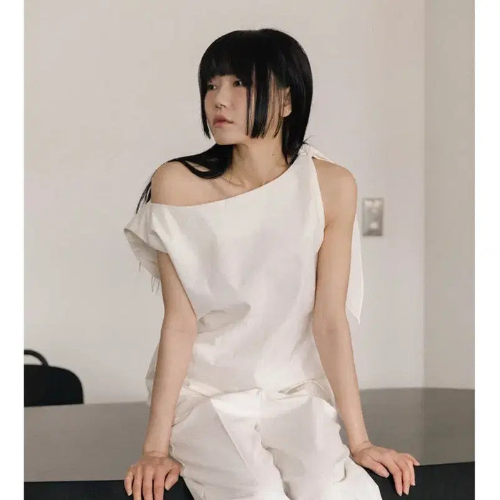 [BUNJANG] Swai Asymmetric Cheer Ribbon Top / swai 스와이 치어 리본 언발 탑