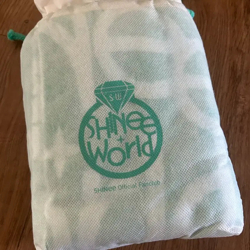 [BUNJANG] SHINee SHINee World Big Towel / 샤이니 샤이니월드 빅 타월