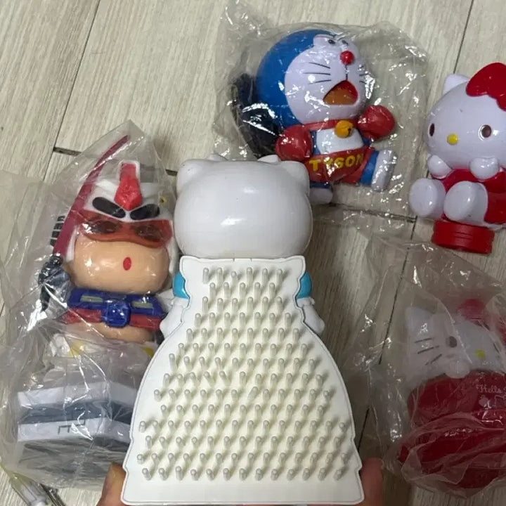 [BUNJANG] Classic Sanrio Kitty, Doraemon, and Crayon Shin-chan Figurines Bundle Set / 고전키티 고전도라에몽 짱구피규어 일괄