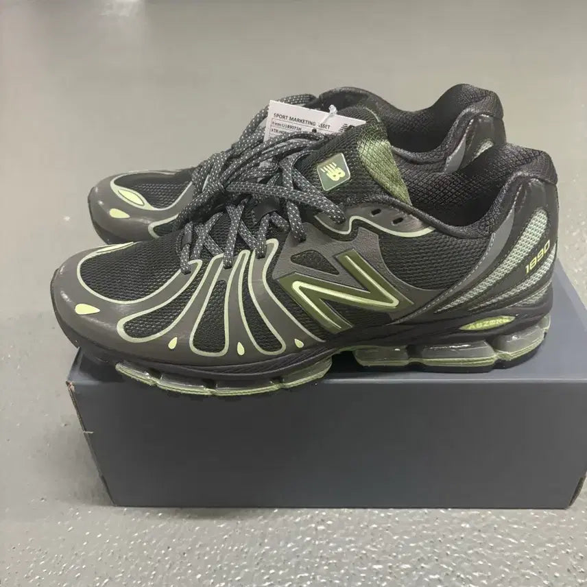 [BUNJANG] New Balance 1890 "Lime Point" Sneakers (Size 290) / 뉴발란스 1890 - 사이즈 290 - U189071H