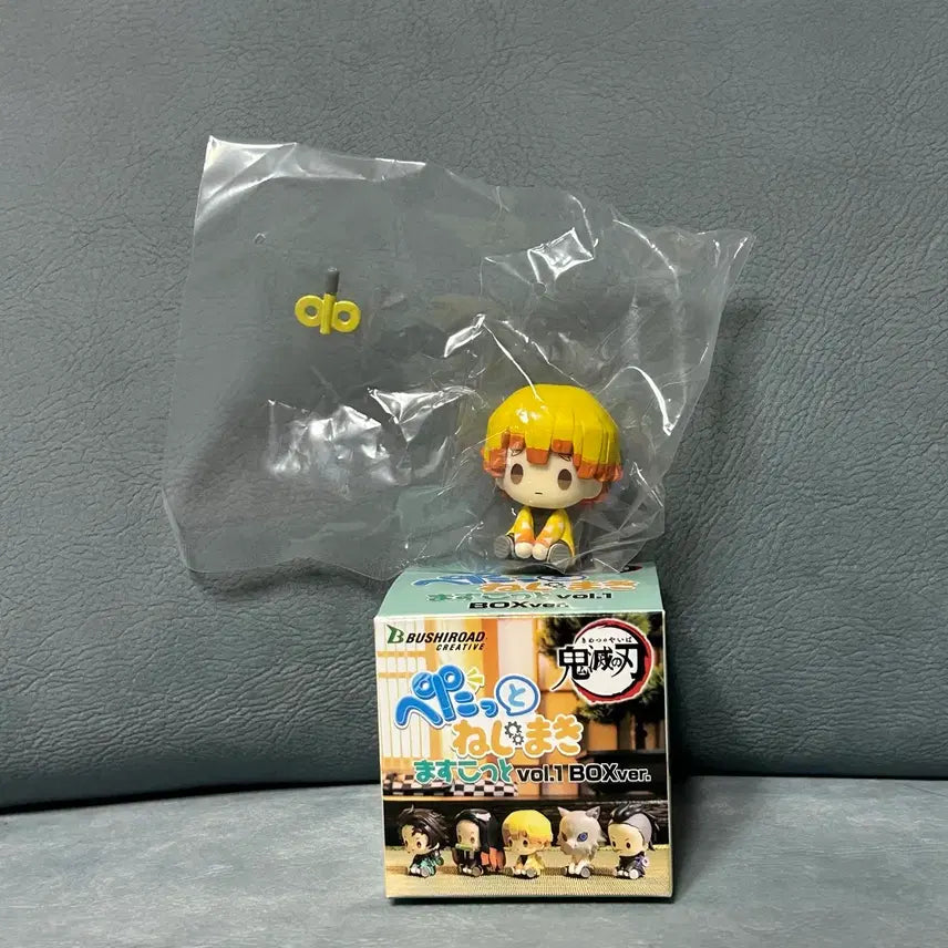 [BUNJANG] Demon Slayer Zenitsu Petatto Mini Figure / 귀멸의칼날 젠이츠 페탓토 피규어