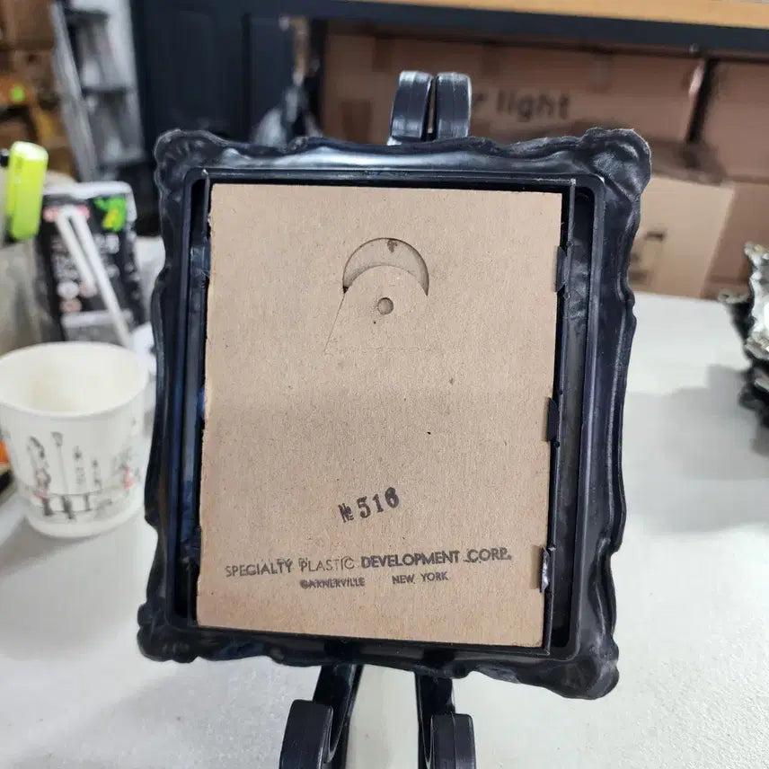 [BUNJANG] Vintage USA Plastic Frame 17cm x 15.5cm Print / USA 오래된 프라스틱 액자 17cmX15.5cm 15000원 프린트
