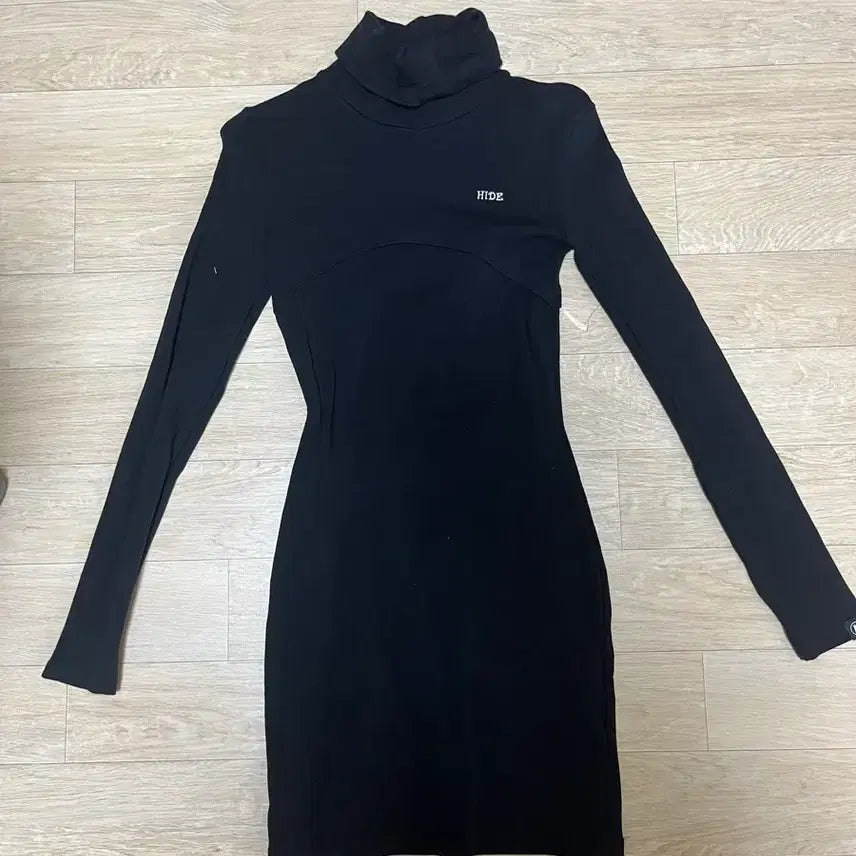 [BUNJANG] Mixxmix Black Turtleneck Mini Dress / 믹스엑스믹스 블랙 터틀넥 원피스