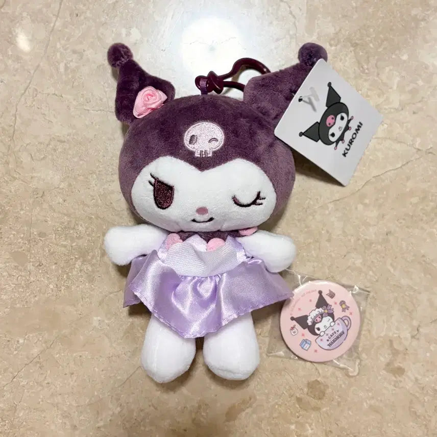 [BUNJANG] Sanrio Kuromi Mascot Doll &amp; Badge Bundle Set / 산리오 쿠로미 마스코트 인형 쿠로미 뱃지 일괄