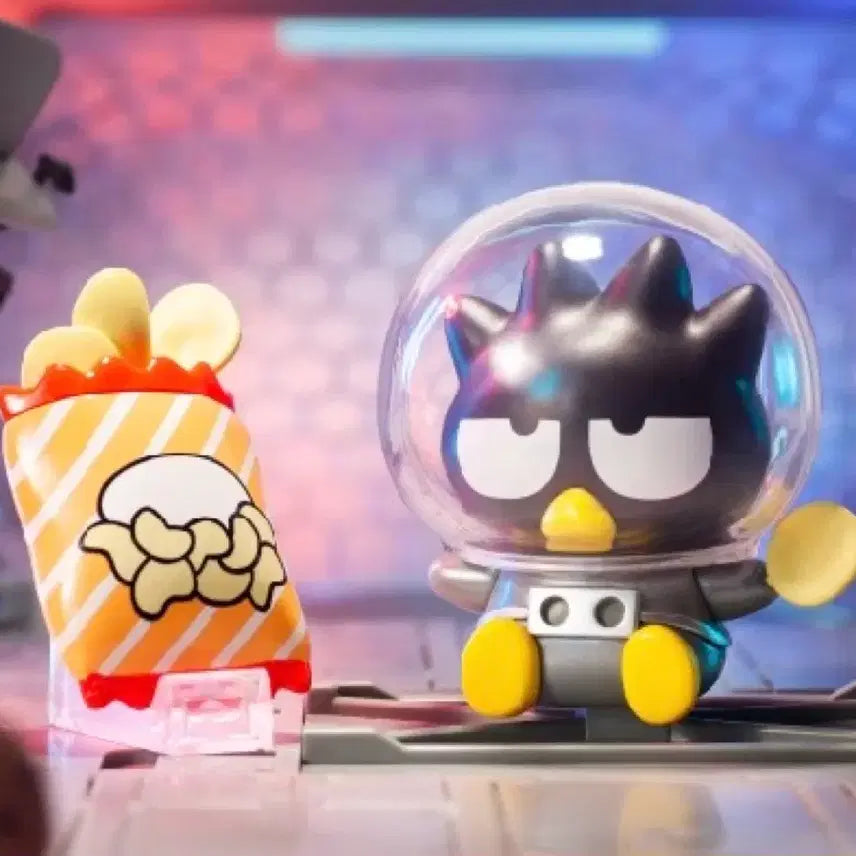 [BUNJANG] TopToy Sanrio Snack Planet Badtz-Maru Acrylic Case Figure / 탑토이 산리오 스낵 플래닛 우주 과자 피규어 배드바츠마루 가챠 굿즈 배츠