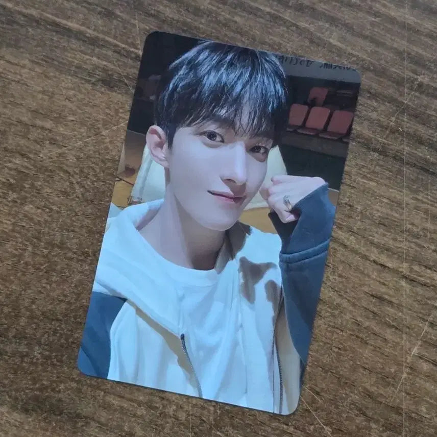 [BUNJANG] SEVENTEEN Follow Concert Nagoya Venue Limited Weverse DK Photocard / 세븐틴 팔로우콘 나고야 회장 한정 위버스 도겸 포토카드