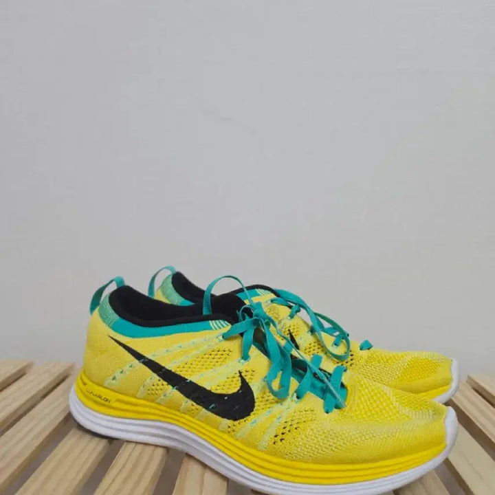 [BUNJANG] Nike Yellow Running Shoes Size 245 / :245나이키 옐로우 런닝화  -1056