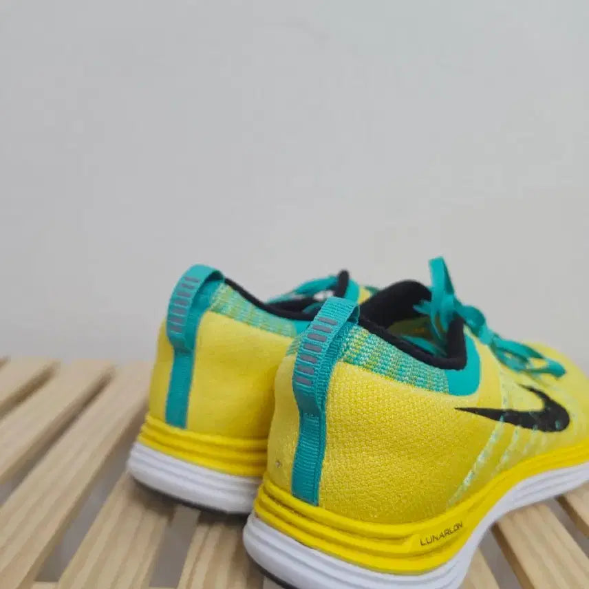 [BUNJANG] Nike Yellow Running Shoes Size 245 / :245나이키 옐로우 런닝화  -1056