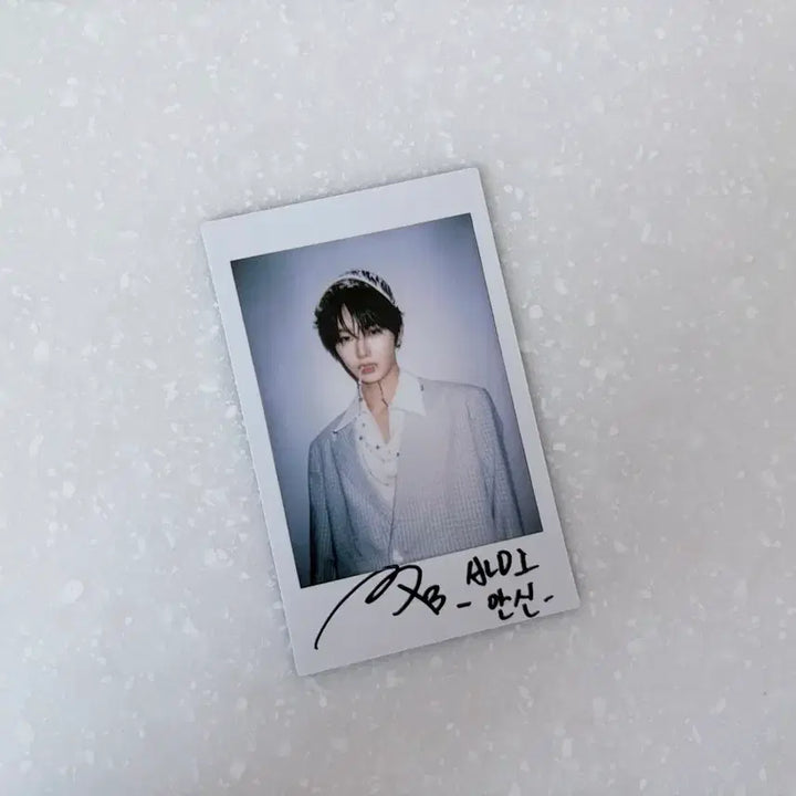 [BUNJANG] Alpaca Drive One Ahn Shin Elle Men Personal Magazine Polaroids / 알파드라이브원 안신 엘르맨 개인 잡지 폴라