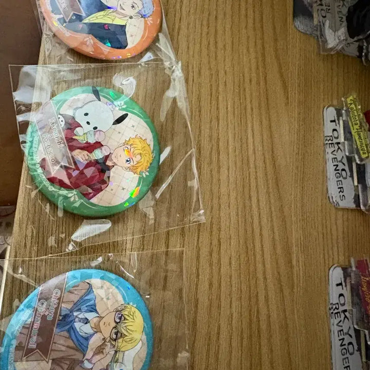 [BUNJANG] Tokyo Revengers Sanrio Collaboration Can Badges Bundle Set / 도쿄리벤저스 산리오 콜라보 캔뱃지 일괄