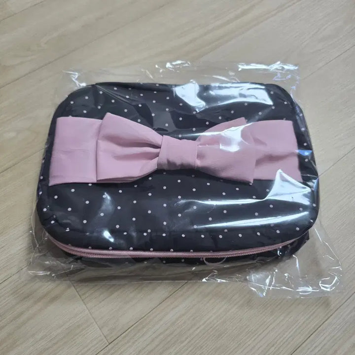 [BUNJANG] IVE Jang Wonyoung Makeup Pouch / 아이브 IVE 장원영 메이크업 파우치 (포카X)