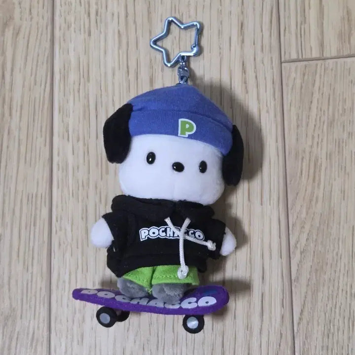[BUNJANG] Sanrio Pochacco Skateboard Graffiti Mascot Keychain / 산리오 포차코 스케이트보드 그래피티 마스코트 키링