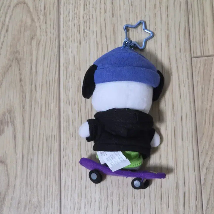 [BUNJANG] Sanrio Pochacco Skateboard Graffiti Mascot Keychain / 산리오 포차코 스케이트보드 그래피티 마스코트 키링