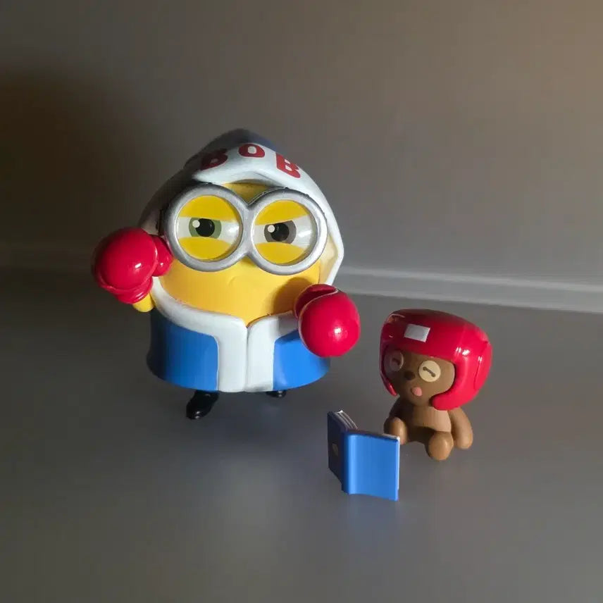 [BUNJANG] Pop Mart Minions Bob Boxing Version Figure / 팝마트 미니언즈 피규어