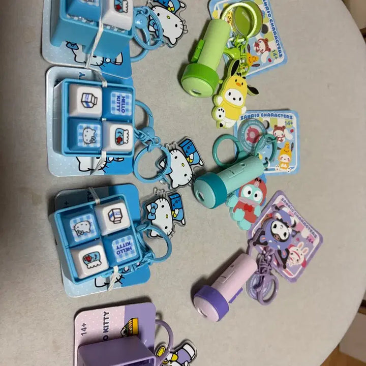 [BUNJANG] Sanrio Hello Kitty Keycap &amp; Mini LED Lantern Keychain Set / 산리오 키티 키캡/ 산리오 손전등 미니랜턴 LED