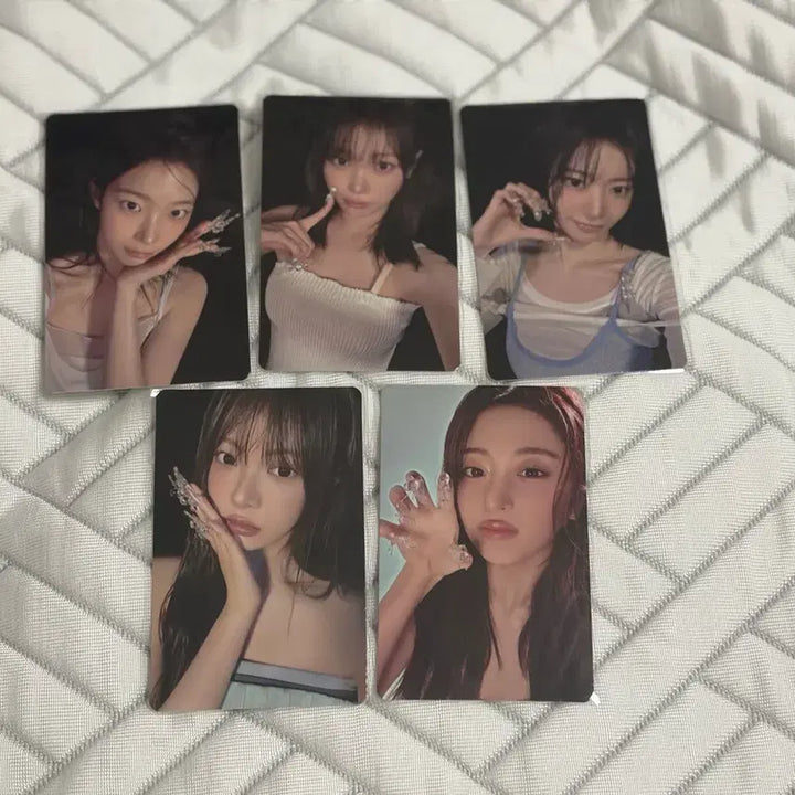 [BUNJANG] LE SSERAFIM Momstouch Collaboration Photocard Set / 르세라핌 맘스터치 콜라보 포카 세트