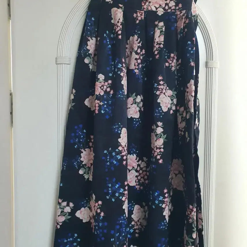 [BUNJANG] Minjuhwa Hanbok Night Garden Set (Jeogori and Heorimachi Skirt) / 생활한복 민주화한복 밤의정원 세트(저고리 허리치마)