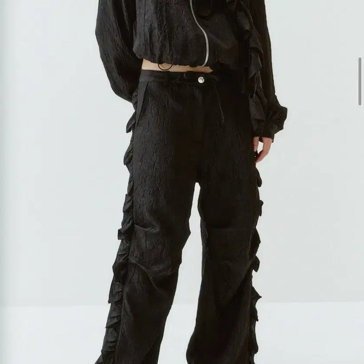 [BUNJANG] Gimme The Young Black Frill Crease Pants Size S / 김미더영 블랙 프릴 팬츠 S