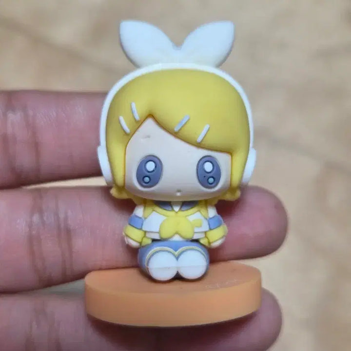 [BUNJANG] Vocaloid Kagamine Rin Rubber Figure / 보컬로이드 고무 러버 피규어 카가미네 린