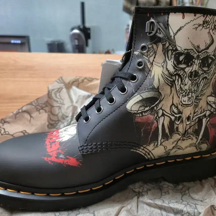 [BUNJANG] Dr. Martens Metallica Collaboration Limited Edition 1460 Boots (UK 9 / US 10) / 닥터마틴 메탈리카콜라보 한정판 1460 280(UK9) 새상품