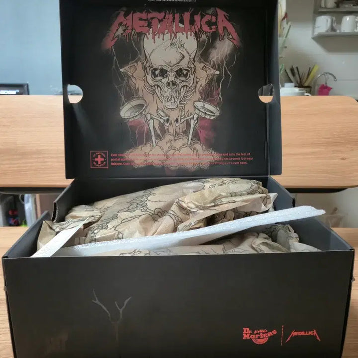 [BUNJANG] Dr. Martens Metallica Collaboration Limited Edition 1460 Boots (UK 9 / US 10) / 닥터마틴 메탈리카콜라보 한정판 1460 280(UK9) 새상품